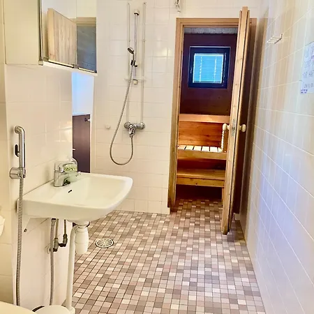 2 Bedroom With Private Sauna For 5 People 15 Mins To Helsinki 56sq Mt Min 2 Nights